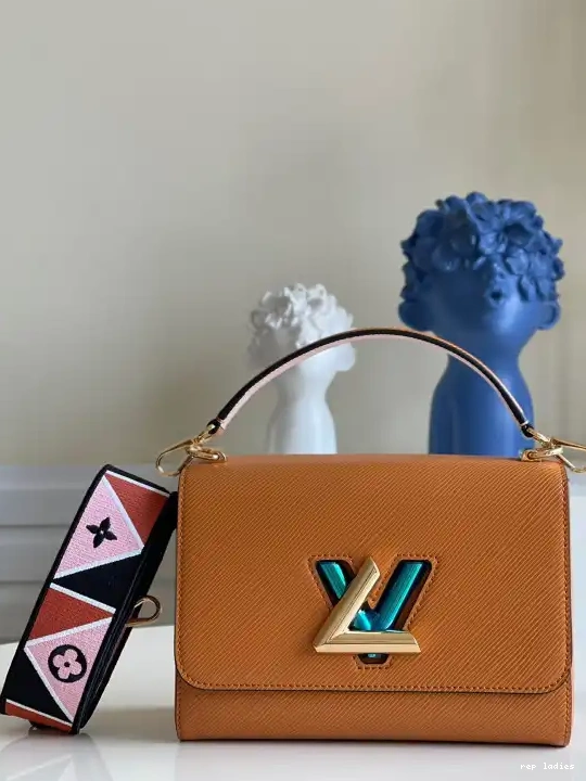 Cheap TWIST LOUIS MM VUITTON 0530